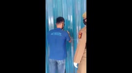 Toko Agung was raided by the Makassar Civil Service Police Unit because it opened during the Lockdown