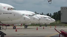 Indonesia Temporarily Stops Passenger Flights, Plane Parked at the Airport