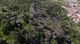 Visuali col drone sulle montagne della Sardegna
