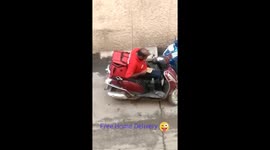 Delivert man in srilanka