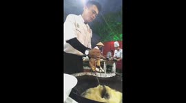 Vietnamese chef show off their skills  to make the Giant Fried Sticky Rice Ball