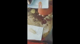 Vietnamese man makes the rose from tomato skins