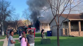 Storm chaser captures garage fire in Sioux Falls, South Dakota