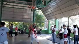 Filipino teens flouting coronavirus restrictions forced to play 'invisible basketball'