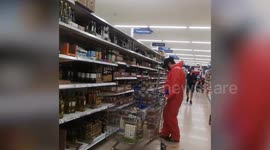 Man Goes To Extrem Levels To Protect Himself In Supermarket