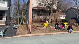 Canada man entertains neighbours with music during coronavirus lockdown in Dartmouth