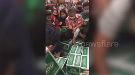 Shoppers in frenzy to buy BEER after COVID-19 alcohol ban is lifted in Thailand