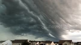 Otherworldly shelf cloud caught rolling across South Carolina sky in timelapse