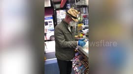 UK actor Jason Wong says he was racially discriminated against in a London newsagents