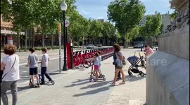 Life slowly resumes in Barcelona