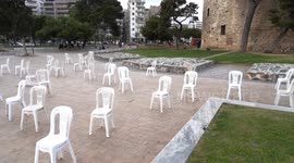 Restaurant owners in Greece join 'empty chairs' protest