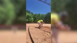 Heartwarming moment US dad celebrates young son's first home run