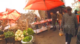Videographer takes trip through meat market in central China