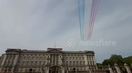 Red Arrows V.E. Day Flypast Empty Buckingham Palace in London
