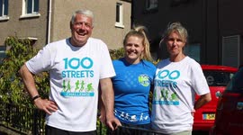 Former rugby player and family start an aerobics class on their street