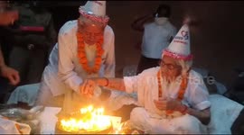Indian police celebrate elderly couple's 75th wedding anniversary in lockdown