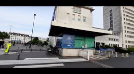 Hundreds gather in front of Nantes's hospital to support those still working despite the crisis