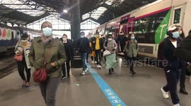 Commuters return to Paris public transport as nation eases COVID-19 lockdown