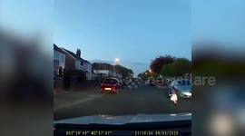 UK taxi manages to avoid horror accident after little girl runs across road