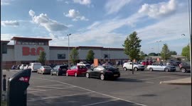 Huge queue forms at UK KFC after drive-thru reopens