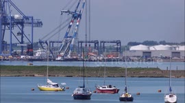Matador 3 floating crane barge at Thamesport, UK
