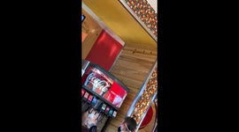 No mask during  COVID-19  serving food at popeyes