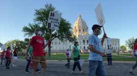 Minnesota nurses hold socially distant protest for better working conditions