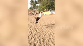 TikTok parkour star shows off backflip skills on Mumbai beach