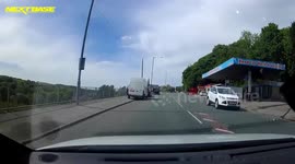 NISSAN GTR SPEEDING IN 30MPH ZONE