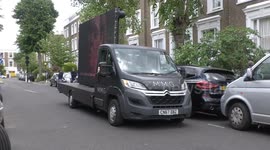 Protesters turn up at home of Dominic Cummings in London