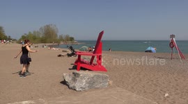 Heat warning in effect at three day summer like heatwave hits Toronto Canada