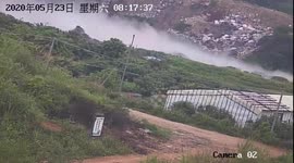 Landfill in south China collapses, leaving one missing