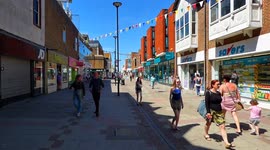 social distancing in uk town worthing 001
