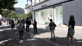 Huge queue spotted outside clothing store Zara in Paris