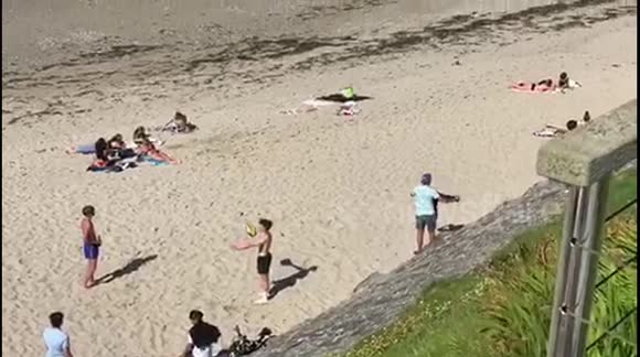 Fire in Portreath - More people breaking social distancing rules