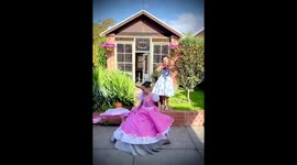 Aussie dad makes transforming Cinderella costume for his daughter