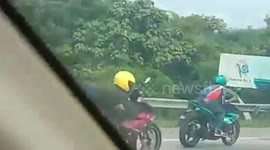 Motorbike rider doing reckless stunts caught in Malaysia