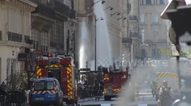Firefighter try to extinguish a fire due to a gas leak. Rue Etienne Marcel. 2june2020.