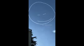 Plane draws incredible images in blue skies above Bristol (video and stills)