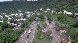 Huge rocks fall on the El Salvador international airport highway