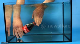 This is what happens when you mix Coca-Cola with Mentos underwater