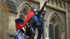 BLM protestors climb statue, Melbourne