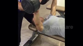 Will he crush his chest while Weight lifting 200#?