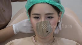 Thai beauty clinic creates mini face masks for customers having cosmetic treatments (with subtitles)