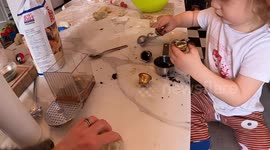 Canadian mum shows off how to make homemade Play-Doh