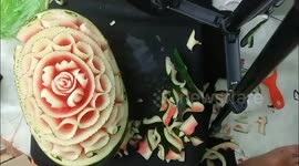 Vietnamese fruit artist creates intricate rose from watermelon