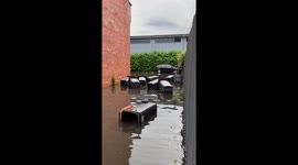 Beeston (Nottingham) flash flood - trapped car.