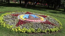 Stunning flower beds planted in Russia to celebrate Victory Day