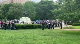 Police removing DC protesters from Lafayette Square