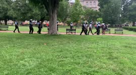 Police march into group of protesters at Lafayette Square